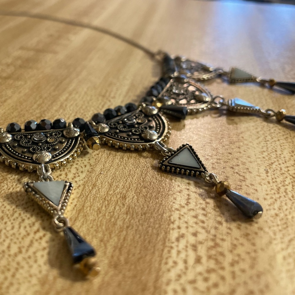 ⚜️LIKE NEW ✨ Francesca’s Detailed Statement Necklace with Beads & Rhinestones⚜️